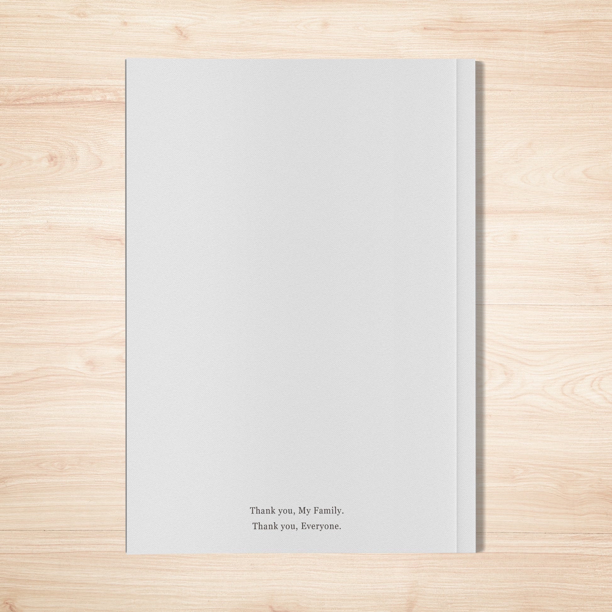 マガジンタイプの子育て卒業アルバムの裏表紙イメージ。