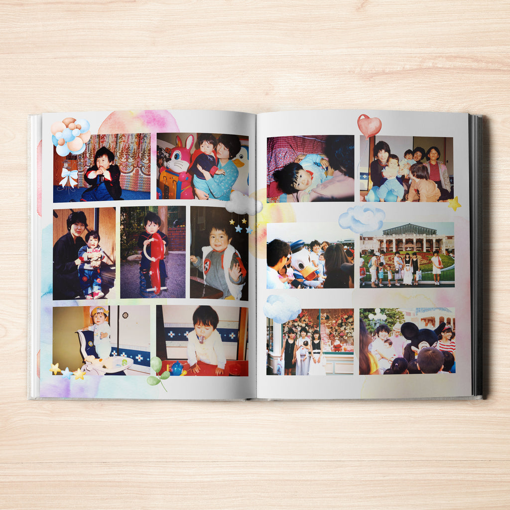 幼い頃の思い出の写真を１冊のアルバムにします。結婚式で両親に感謝の伝える記念品として最適です。