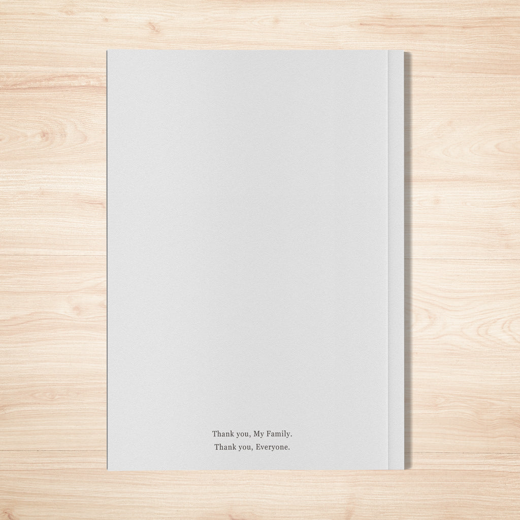 マガジンタイプの子育て卒業アルバムの裏表紙イメージ。