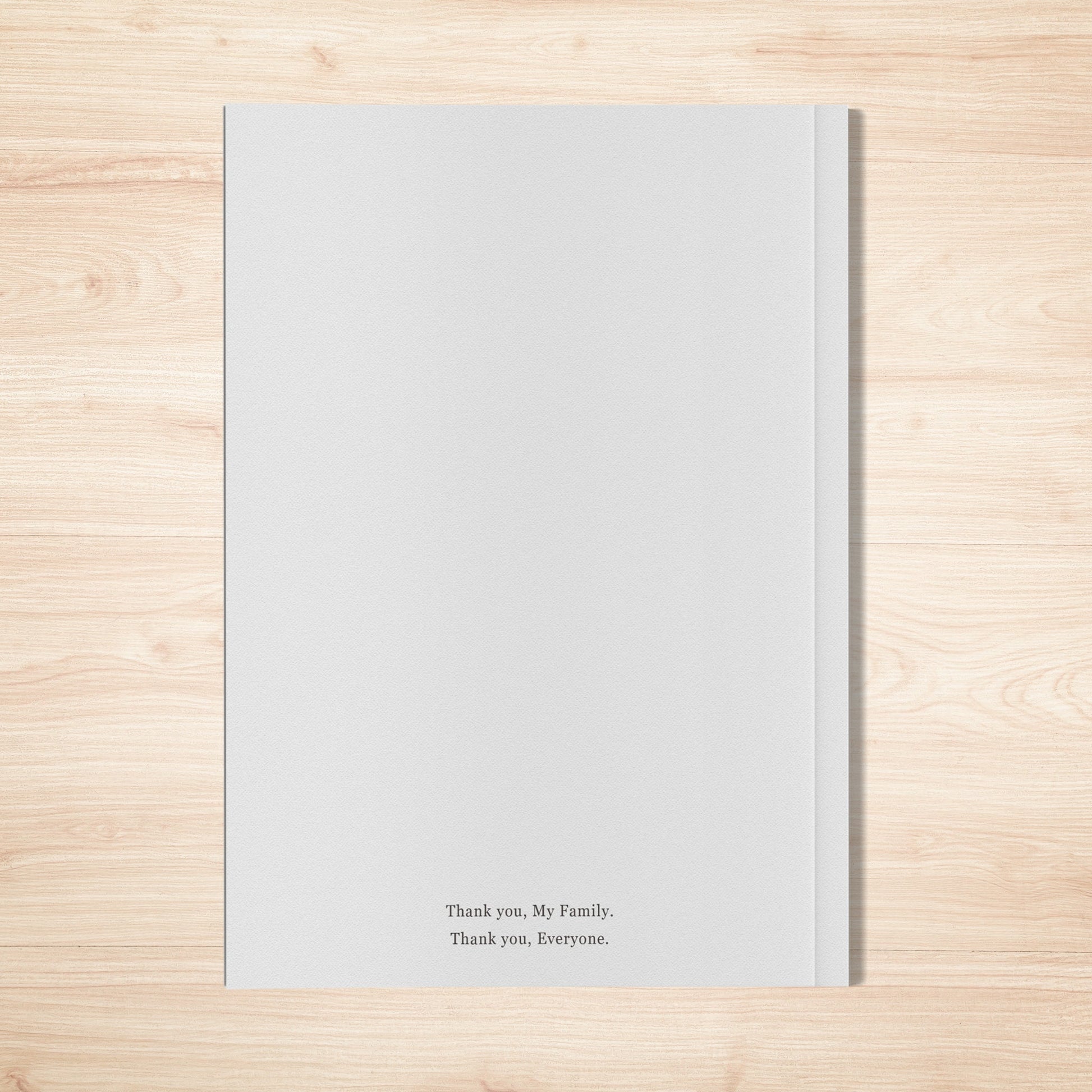 マガジンタイプの子育て卒業アルバムの裏表紙イメージ。